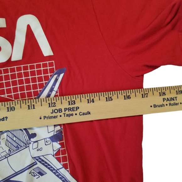 Teen Unisex Graphic T Tshirt XL NASA Red Spaceship Space Shuttle Juniors Tagless - Picture 11 of 14